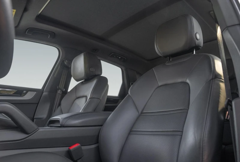 Porsche Cayenne E-HYBRID/FACELIFT/BOSE/360/LIFT/PANO/, снимка 10 - Автомобили и джипове - 53150826