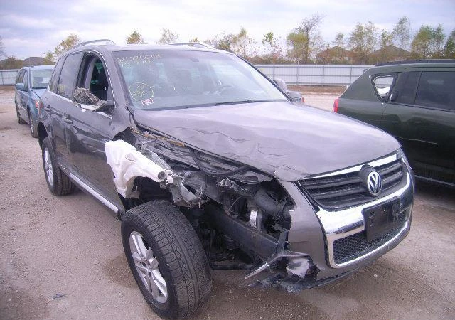 VW Touareg 3.0 tdi, снимка 1 - Автомобили и джипове - 47744580