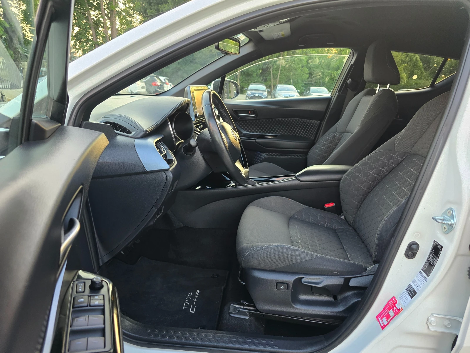 Toyota C-HR 1.8Hybrid, 75000км., Подгрев, Камера, Line Assist! - изображение 9
