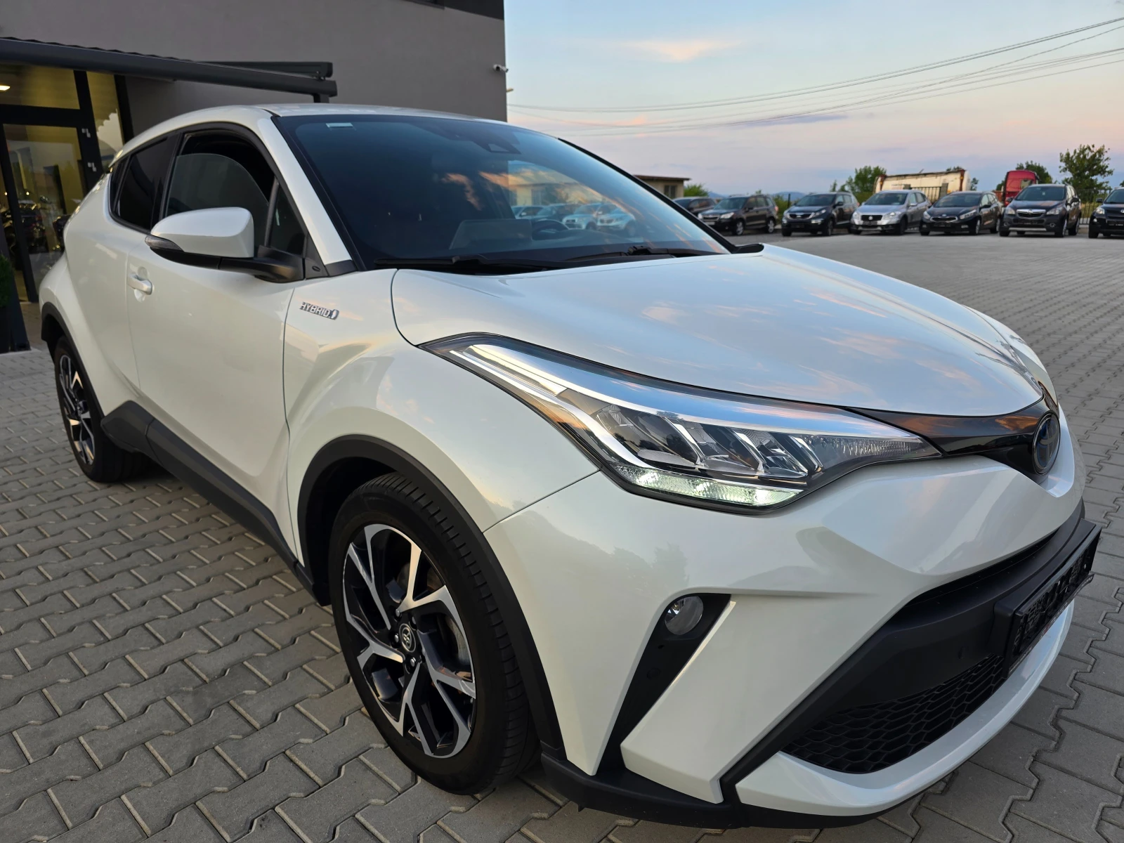 Toyota C-HR 1.8Hybrid, 75000км., Подгрев, Камера, Line Assist! - изображение 3