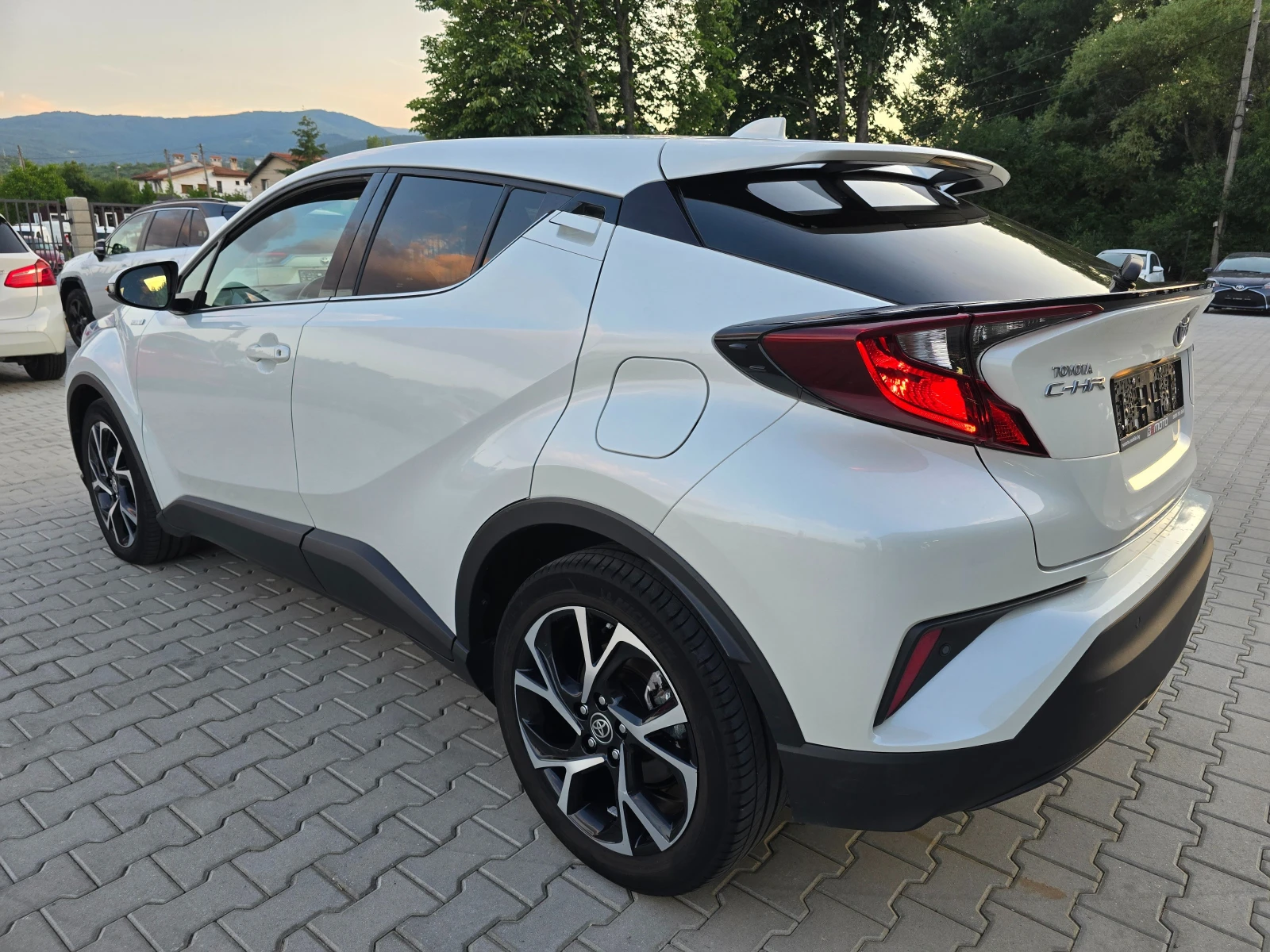 Toyota C-HR 1.8Hybrid, 75000км., Подгрев, Камера, Line Assist! - изображение 5
