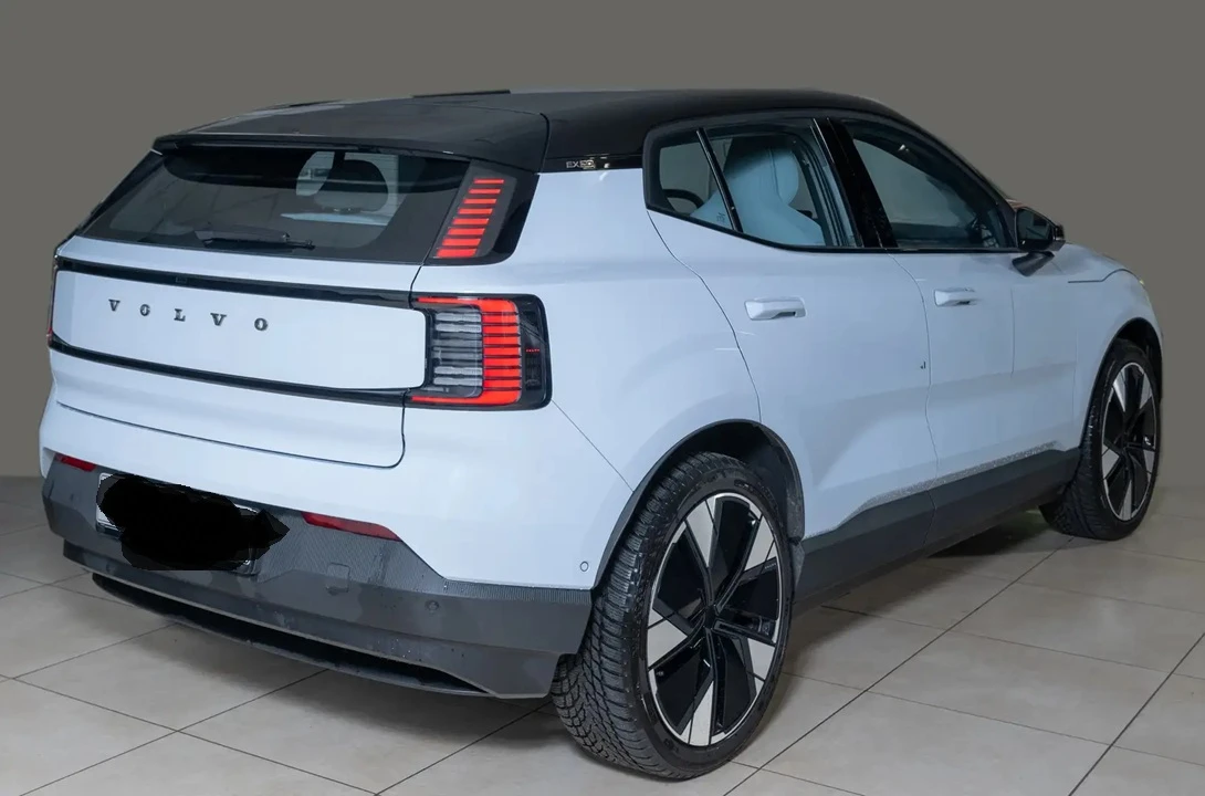 Volvo EX30 Twin Motor ULTRA - изображение 4