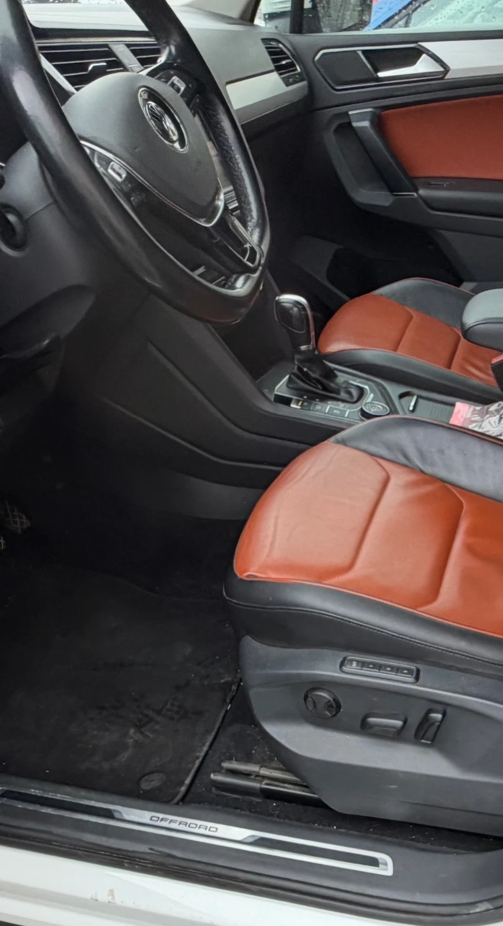 VW Tiguan New Model / Offrold / Podgrev /Avtomat, снимка 14 - Автомобили и джипове - 53990172