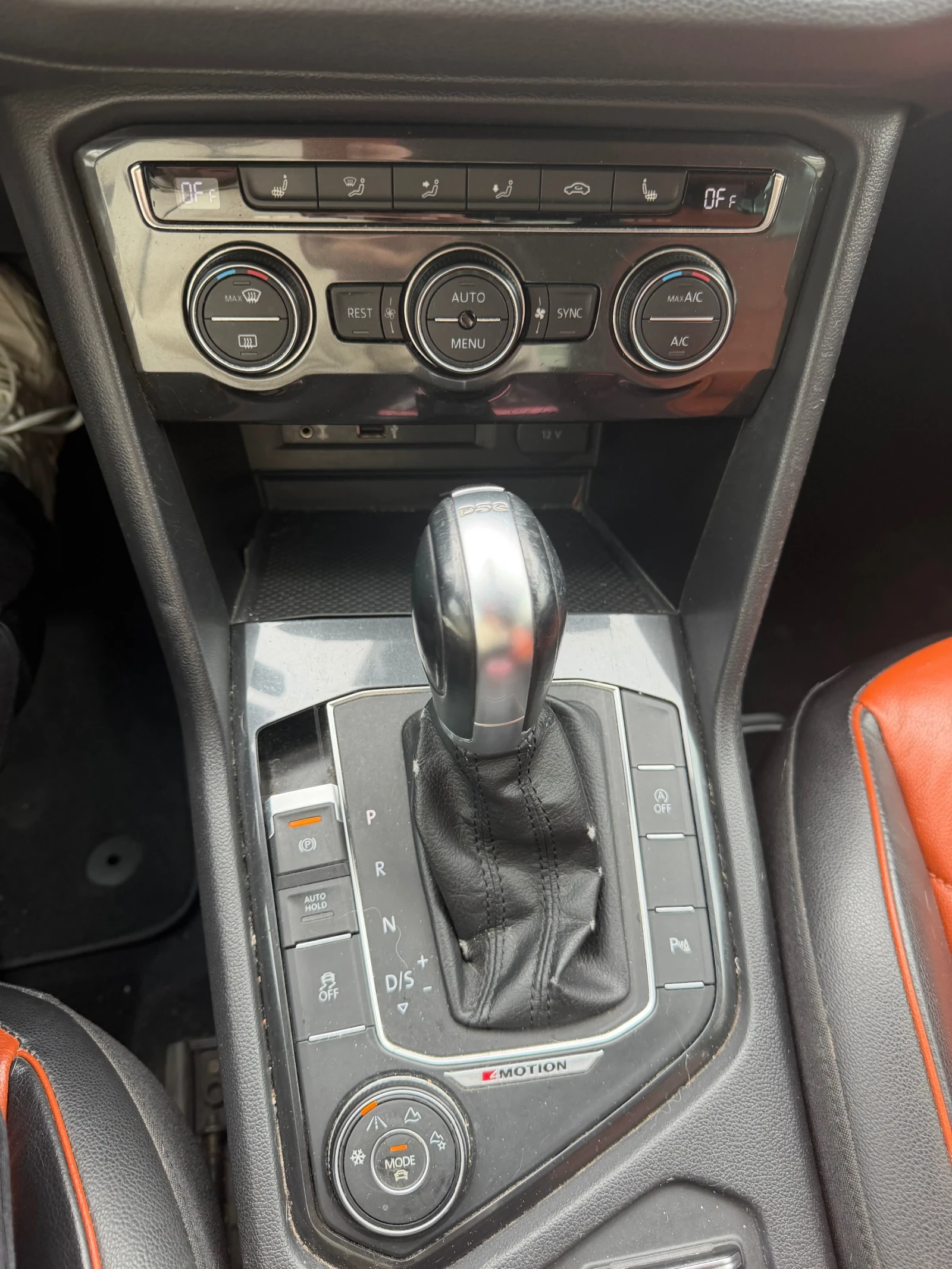 VW Tiguan New Model / Offrold / Podgrev /Avtomat, снимка 11 - Автомобили и джипове - 53990172