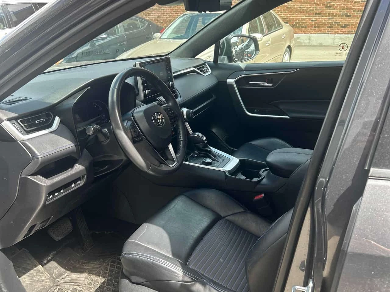 Toyota Rav4 * Hybrid XSE AWD * АВТОКРЕДИТ * ПРЕДСТАВИТЕЛСТВО, снимка 7 - Автомобили и джипове - 54831444