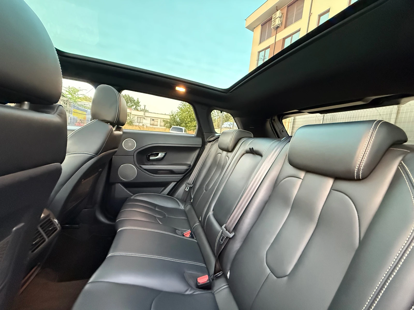 Land Rover Range Rover Evoque 190 коня всички екстри, снимка 12 - Автомобили и джипове - 55850151
