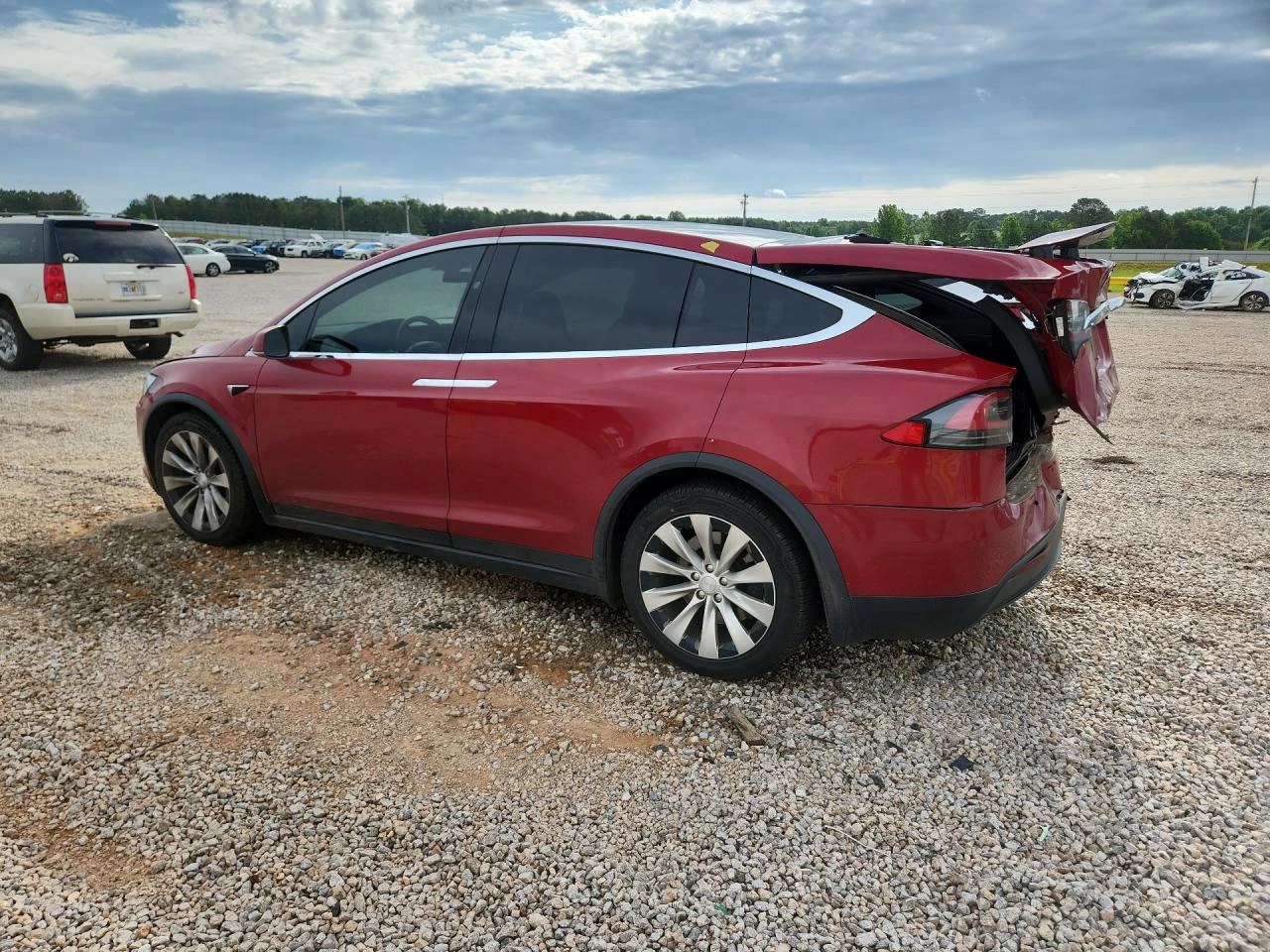 Tesla Model X, снимка 2 - Автомобили и джипове - 55893608