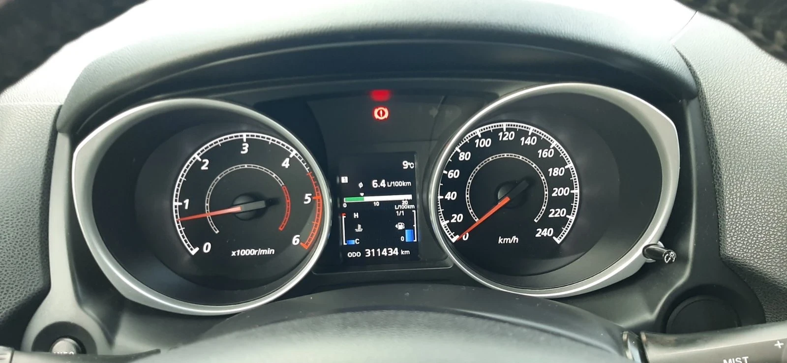 Mitsubishi ASX, снимка 3 - Автомобили и джипове - 55988405