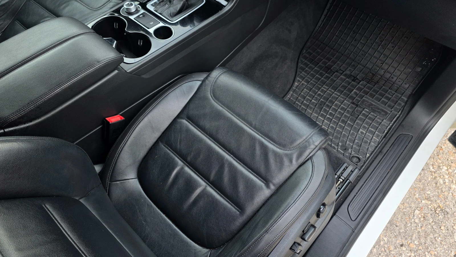 VW Touareg 3.0tdi, снимка 5 - Автомобили и джипове - 56648733