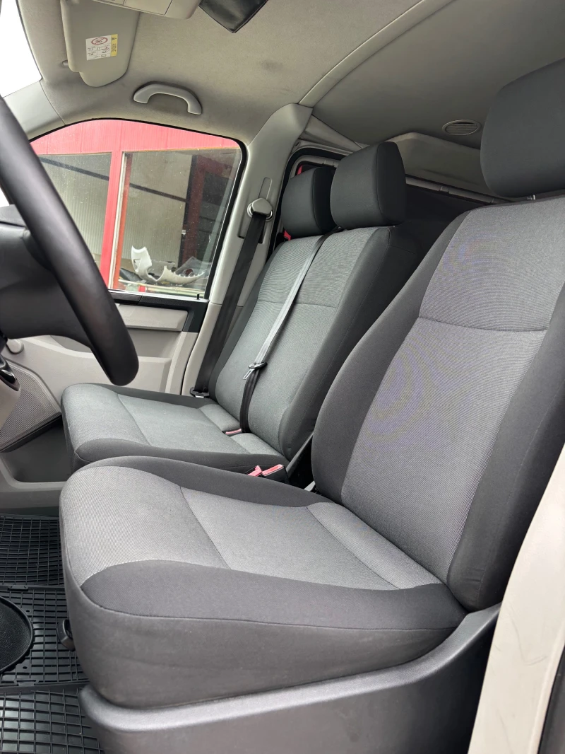 VW Caravelle 9 МЕСТА КАСКО, снимка 7 - Бусове и автобуси - 51749947