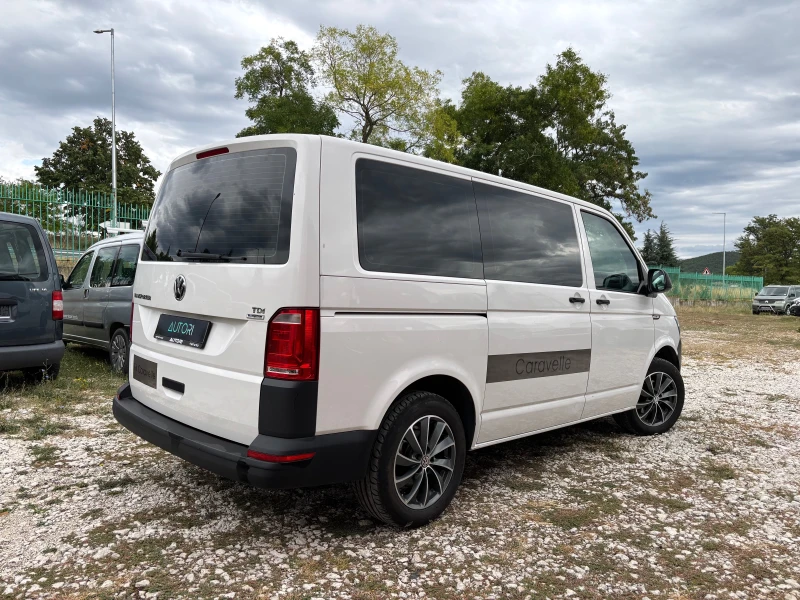 VW Caravelle 9 МЕСТА КАСКО, снимка 4 - Бусове и автобуси - 51749947