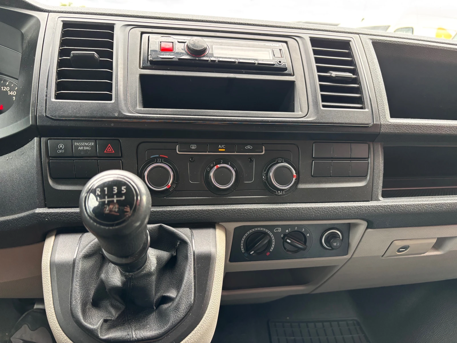 VW Caravelle 9 МЕСТА КАСКО - изображение 9