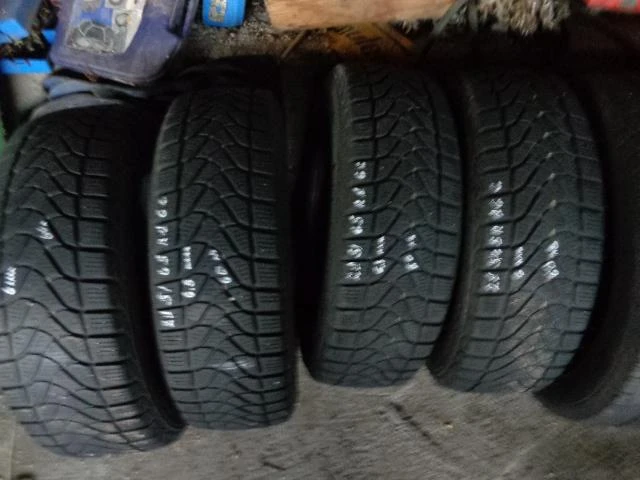 Гуми Зимни 215/65R16, снимка 2 - Гуми и джанти - 12924981