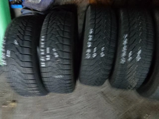 Гуми Зимни 215/65R16, снимка 3 - Гуми и джанти - 12924981