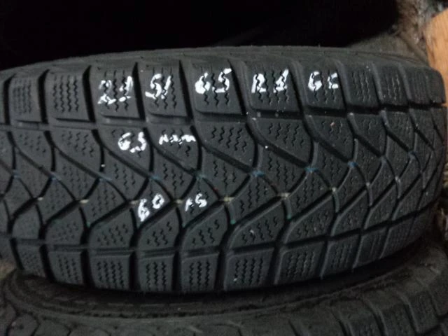 Гуми Зимни 215/65R16, снимка 5 - Гуми и джанти - 12924981