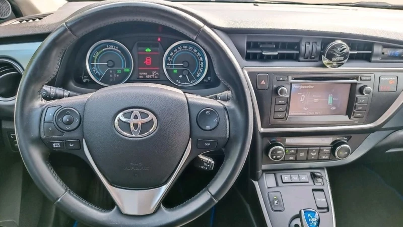 Toyota Auris 1.8 HIBRYD, снимка 4 - Автомобили и джипове - 46982100