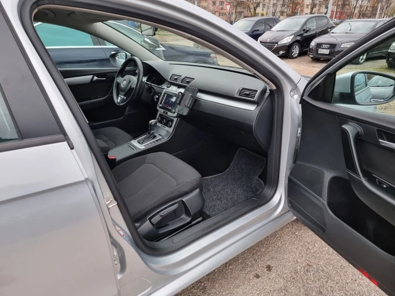 VW Passat 2.0TDI, снимка 15 - Автомобили и джипове - 44757219