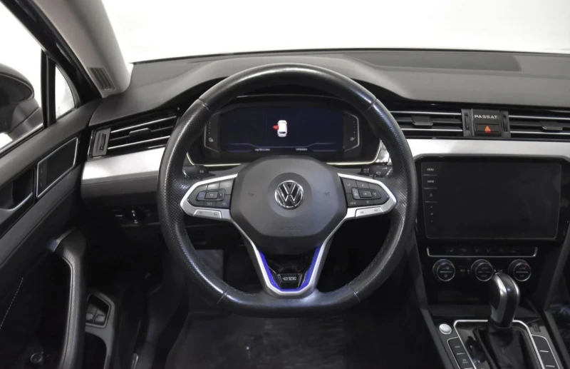 VW Passat 8.5 GTE Hybrid , снимка 8 - Автомобили и джипове - 49017296