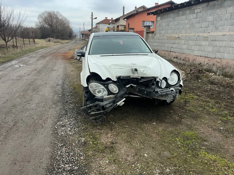 Mercedes-Benz E 220 W211, снимка 1 - Автомобили и джипове - 49361998