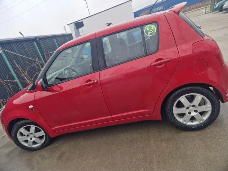 Suzuki Swift 1.3 4х4, снимка 4 - Автомобили и джипове - 49745330