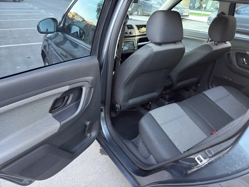 Skoda Fabia Gaz!, снимка 9 - Автомобили и джипове - 52311936