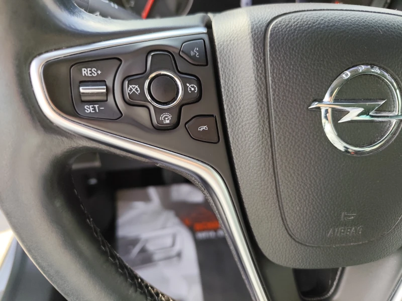 Opel Insignia 2.0CDTi* FACE* LED/XENON* ПОДГРЕВ* EURO5B* , снимка 9 - Автомобили и джипове - 52650033