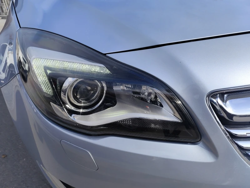 Opel Insignia 2.0CDTi* FACE* LED/XENON* ПОДГРЕВ* EURO5B* , снимка 15 - Автомобили и джипове - 52650033