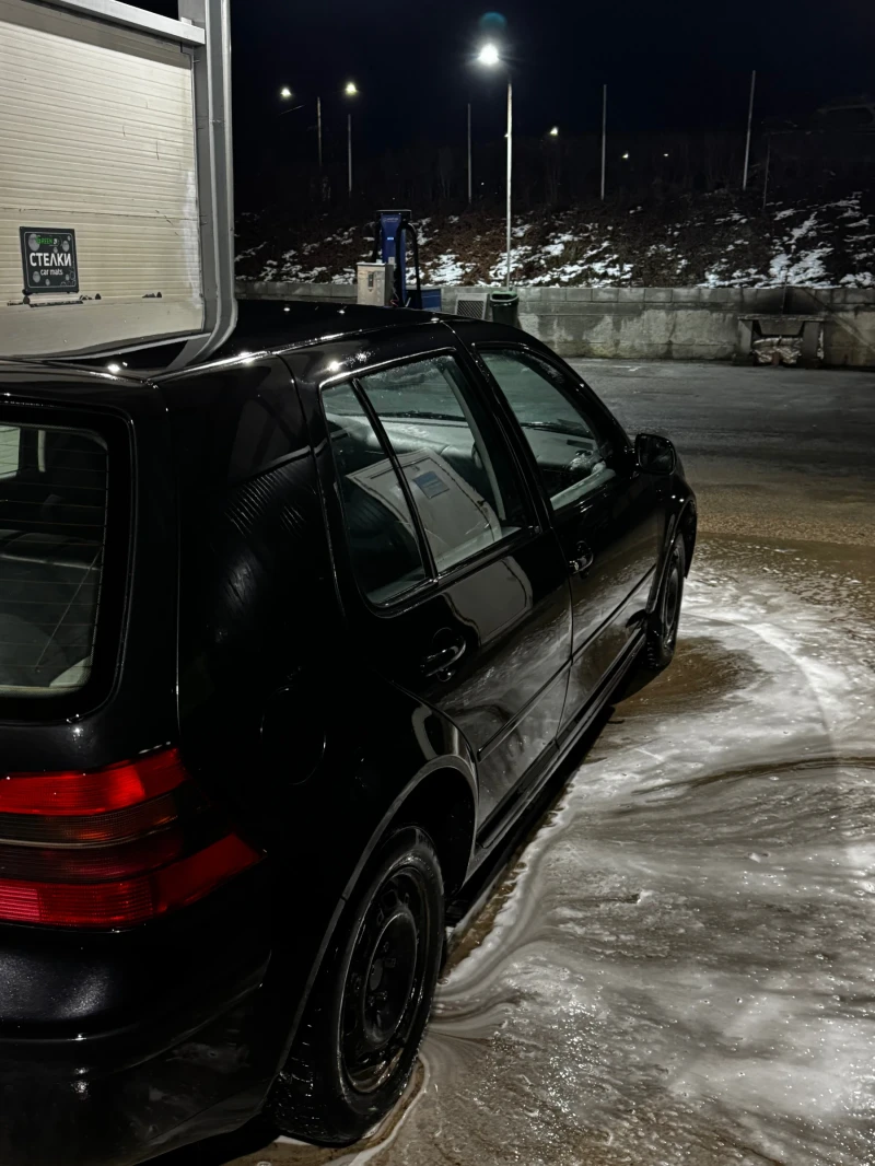 VW Golf, снимка 4 - Автомобили и джипове - 52945260