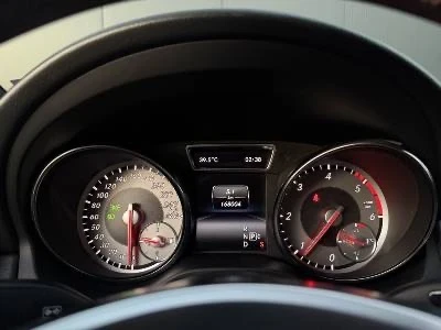 Mercedes-Benz CLA 220, снимка 12 - Автомобили и джипове - 53048933
