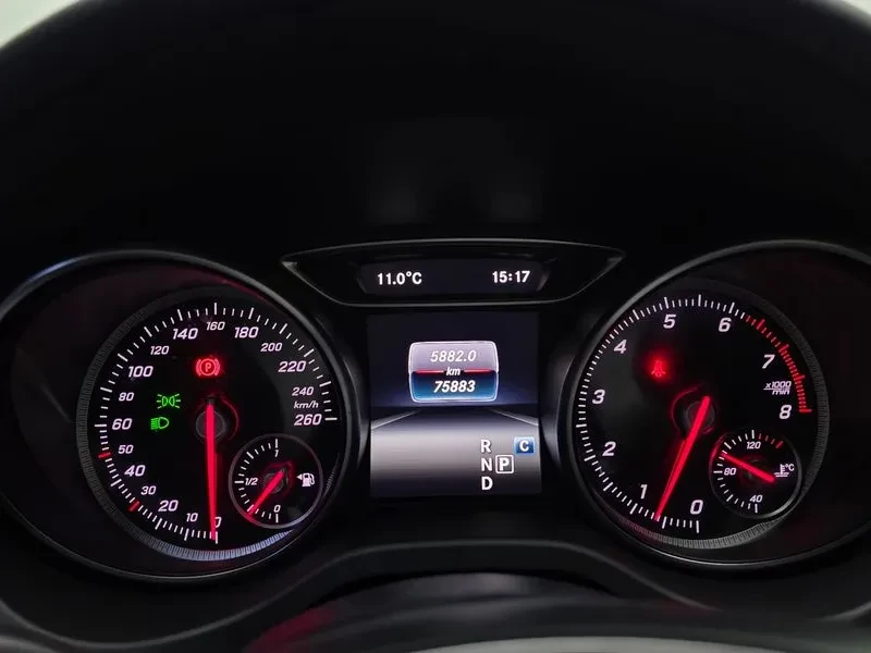 Mercedes-Benz CLA, снимка 8 - Автомобили и джипове - 54288286