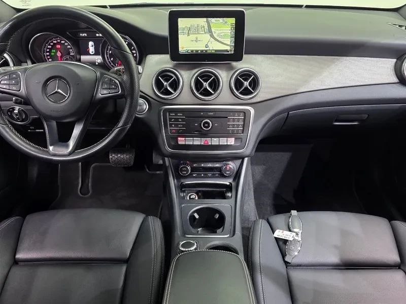 Mercedes-Benz CLA, снимка 7 - Автомобили и джипове - 54288286