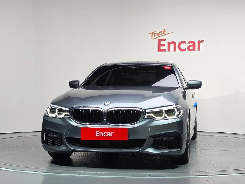 BMW 520 (G30) D M Sports Plus, снимка 3 - Автомобили и джипове - 56325143