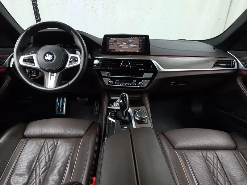 BMW 520 (G30) D M Sports Plus, снимка 7 - Автомобили и джипове - 56325143