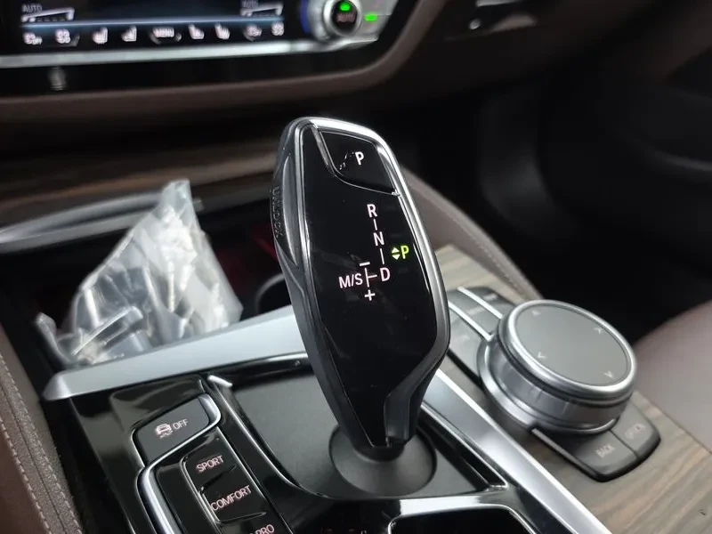 BMW 520 (G30) D M Sports Plus, снимка 9 - Автомобили и джипове - 56325143