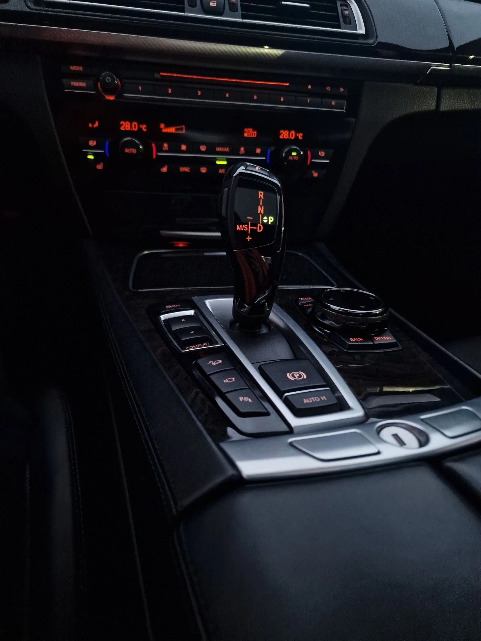 BMW 750 ХDrive - изображение 9