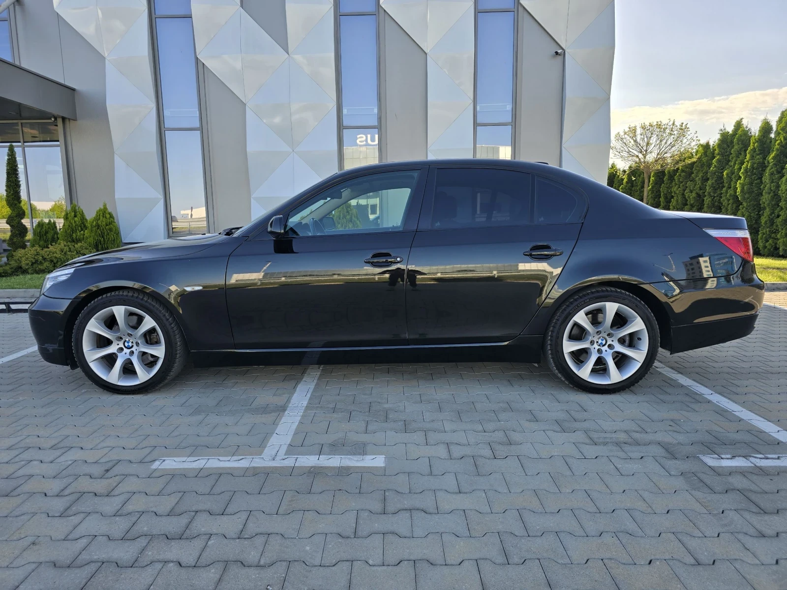 BMW 530 D Facelift.SAT.Head up.CIC Navi.Distronic.Shadow   - изображение 6