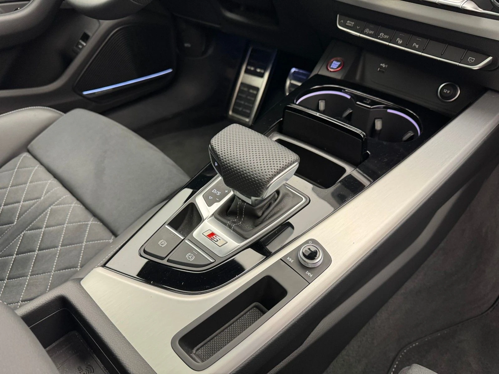 Audi S4 Quattro = Competition Plus= Гаранция - изображение 9