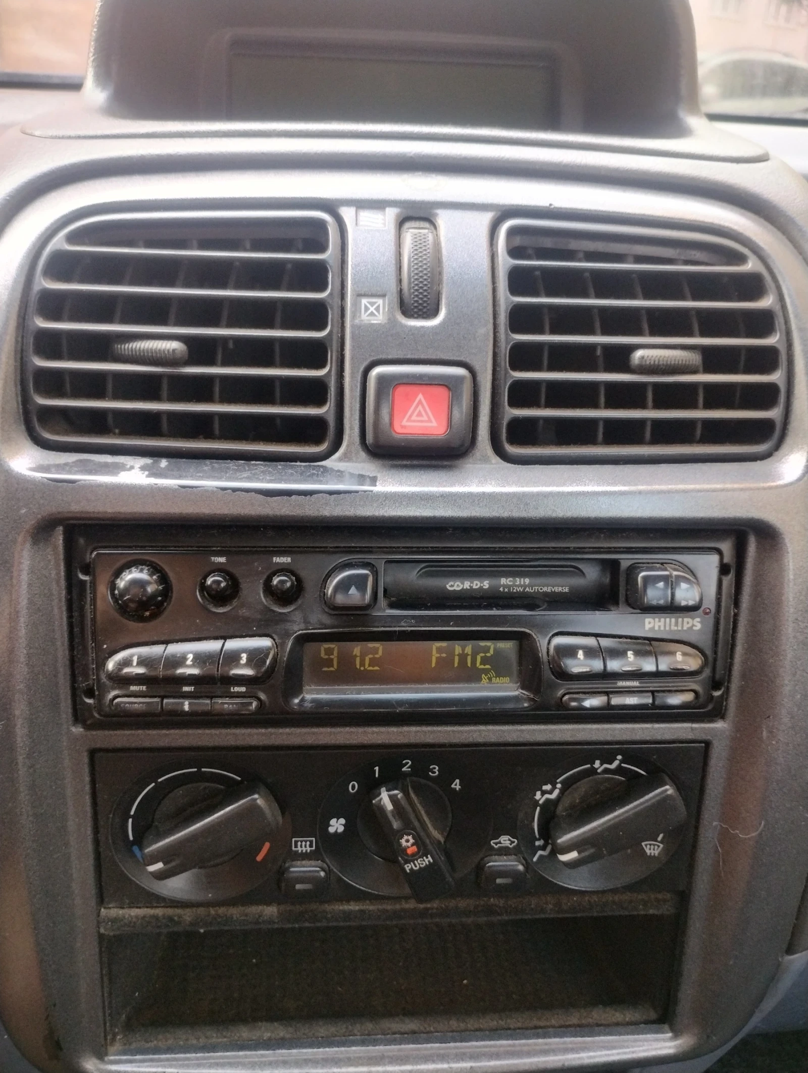 Mitsubishi Space star 1.3 Бензин Климатик - изображение 8
