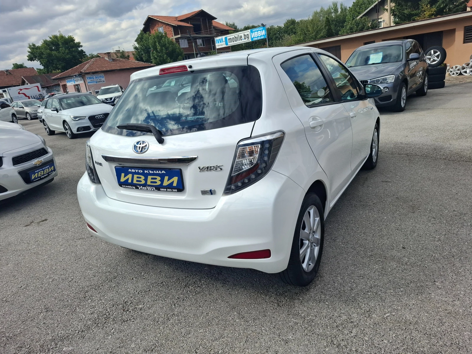 Toyota Yaris 1.5 HYBRID AVTOMAT CAMERA - изображение 4