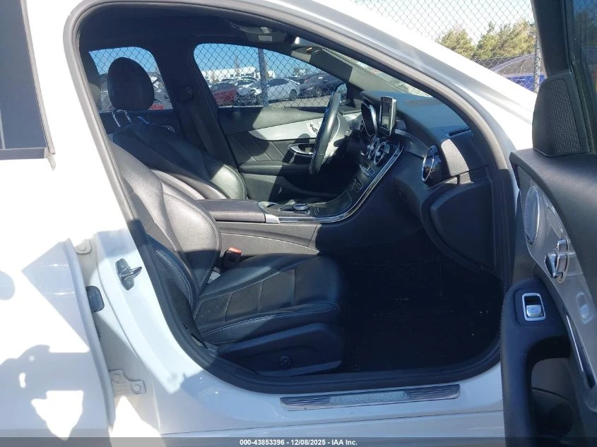 Mercedes-Benz C 300 2.0L I-4 DI, DOHC, VVT, TURBO, 241HP Rear Wheel | Mobile.bg � ����������� 11