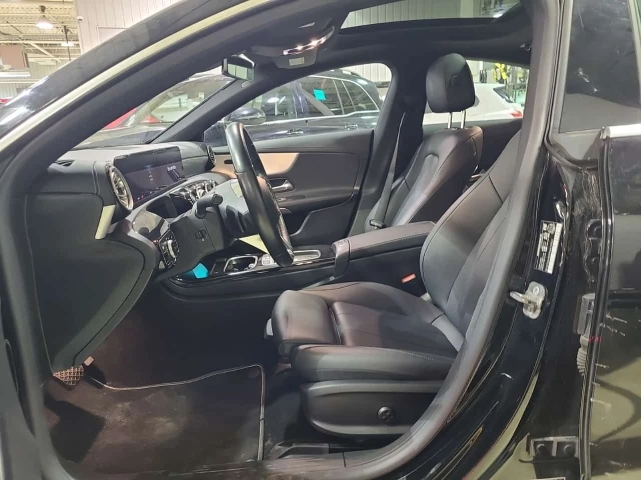 Mercedes-Benz CLC 250 * ПАНОРАМА* ПОДГРЕВ* 360 КАМЕРА* , снимка 7 - Автомобили и джипове - 54077886