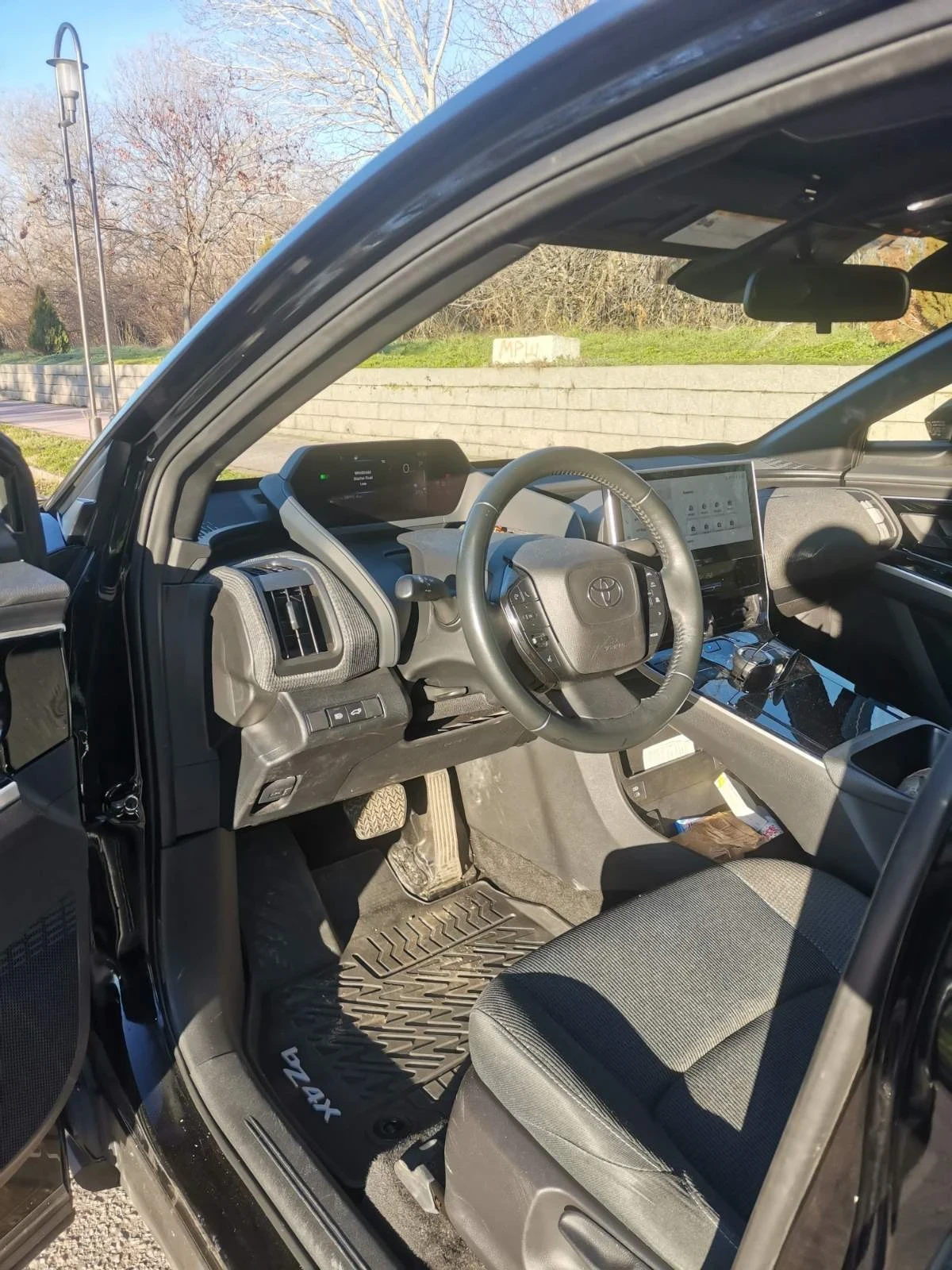 Toyota bZ4X, снимка 5 - Автомобили и джипове - 54156968