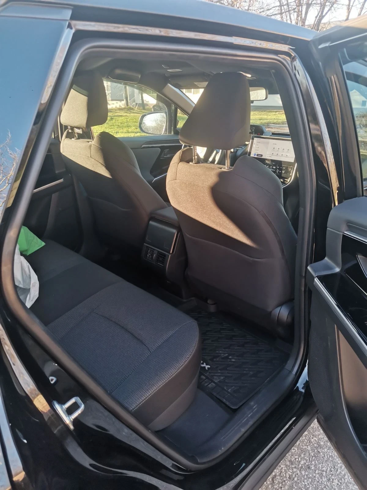 Toyota bZ4X, снимка 7 - Автомобили и джипове - 54156968