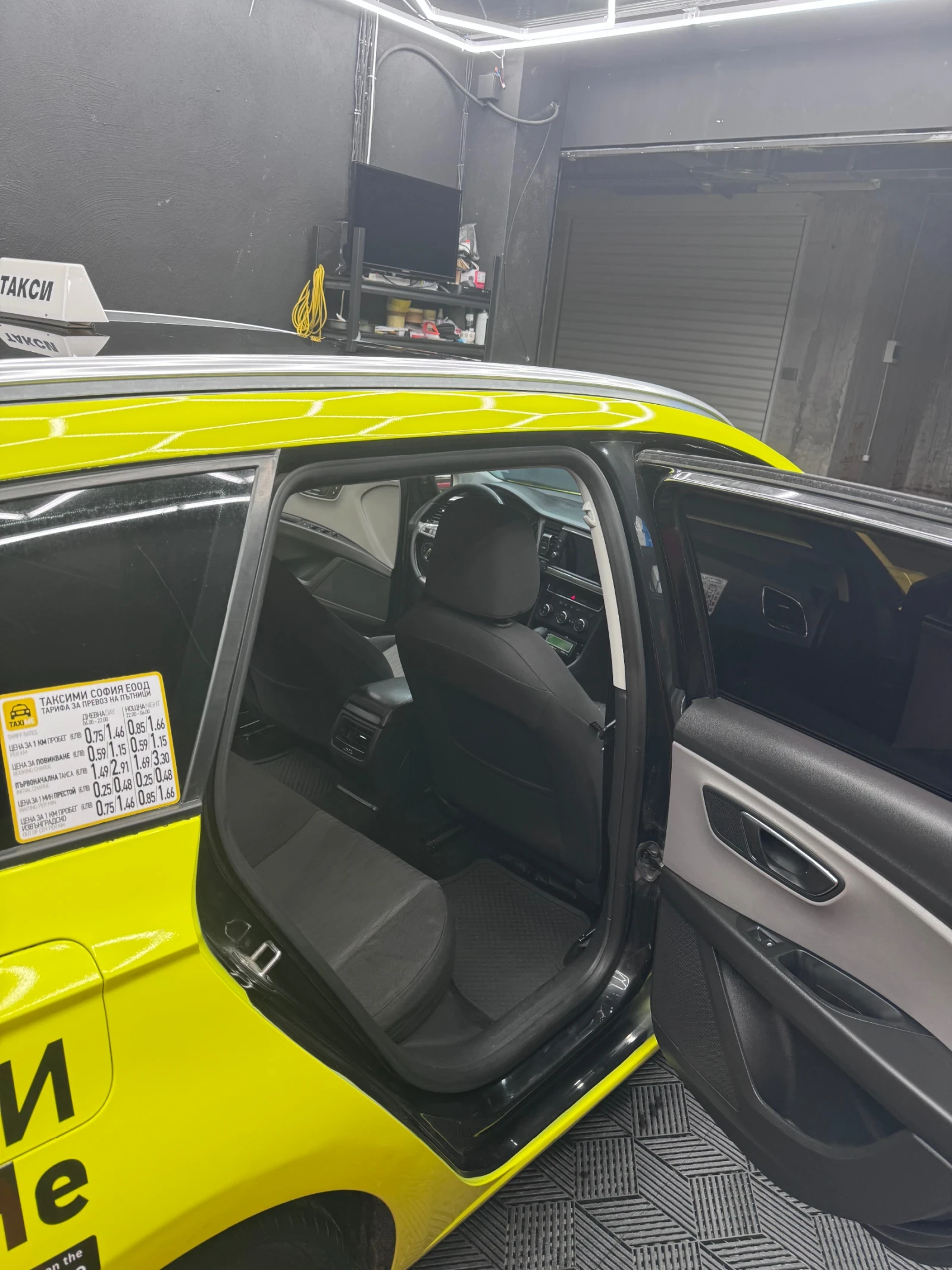 Seat Leon 1.4 TURBO фабричен метан, снимка 8 - Автомобили и джипове - 54964646