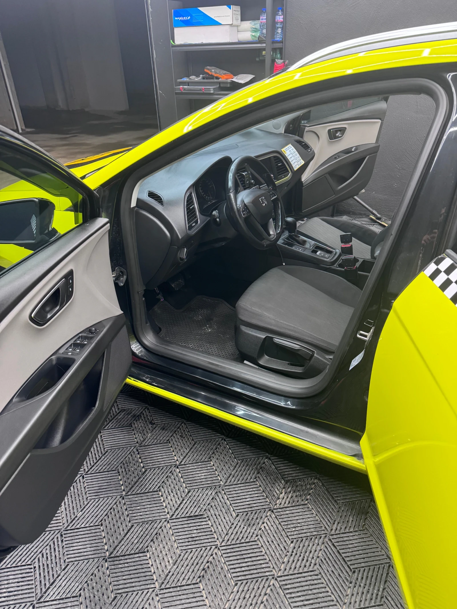 Seat Leon 1.4 TURBO фабричен метан, снимка 11 - Автомобили и джипове - 54964646