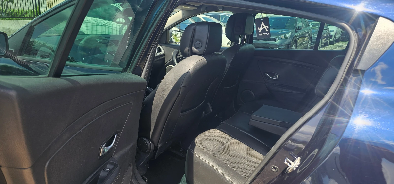 Renault Megane 1.9DCI 131кс. , снимка 13 - Автомобили и джипове - 54704857