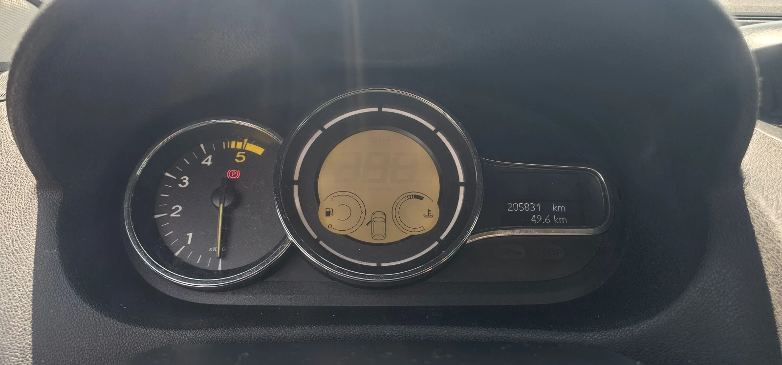 Renault Megane 1.9DCI 131кс. , снимка 14 - Автомобили и джипове - 54704857
