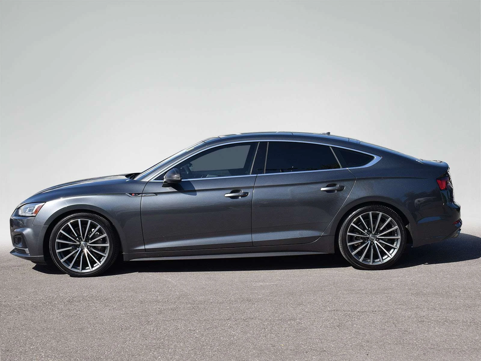 Audi A5 quattro| ЦЕНА ДО БЪЛГАРИЯ, снимка 4 - Автомобили и джипове - 54810861