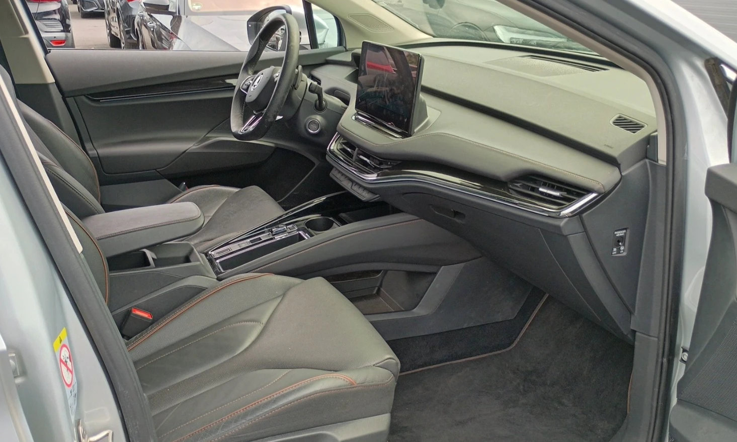 Skoda Enyaq 80kW* First Edition, снимка 9 - Автомобили и джипове - 54899944