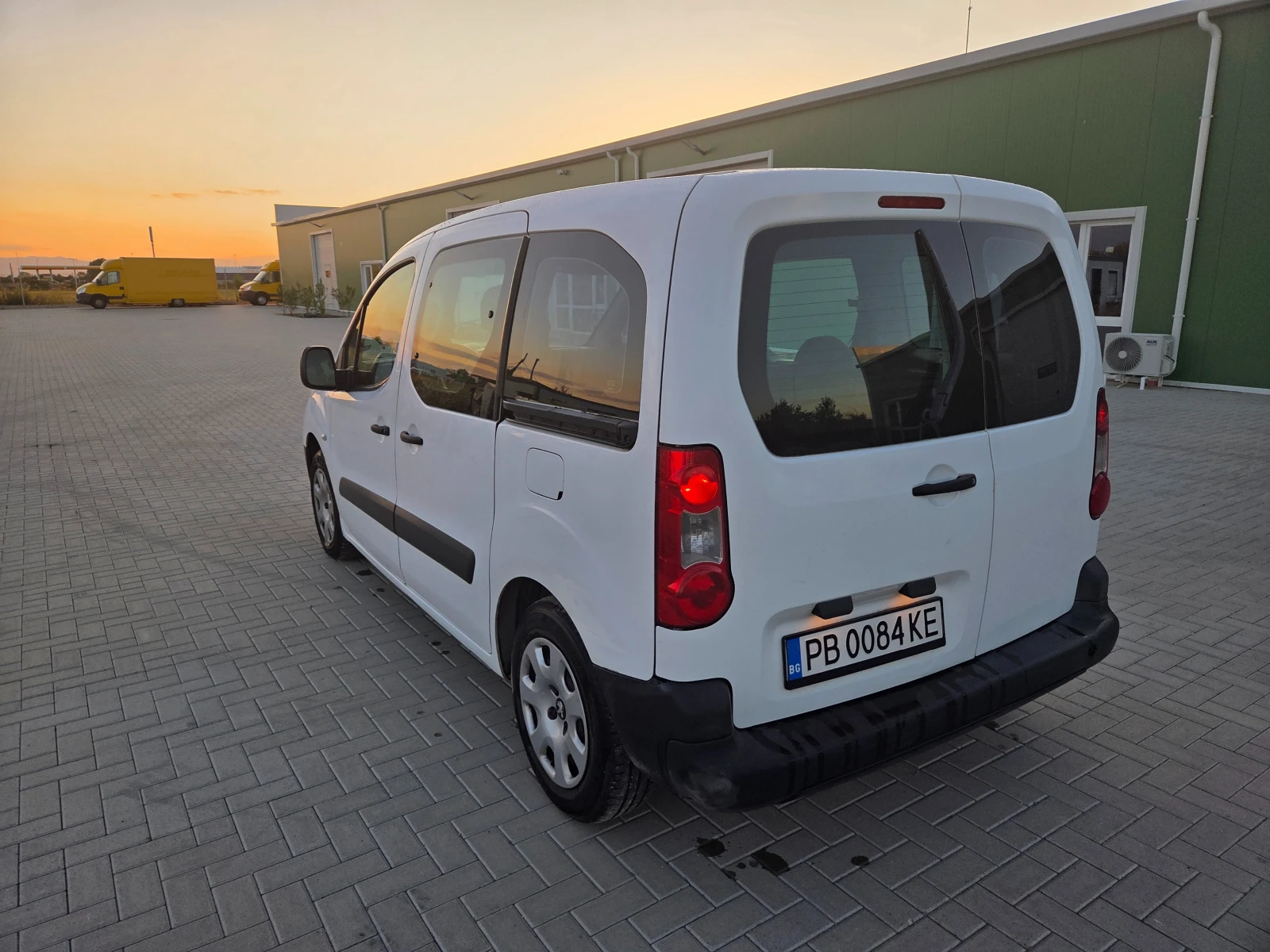 Peugeot Partner 1.6, снимка 5 - Автомобили и джипове - 55124186
